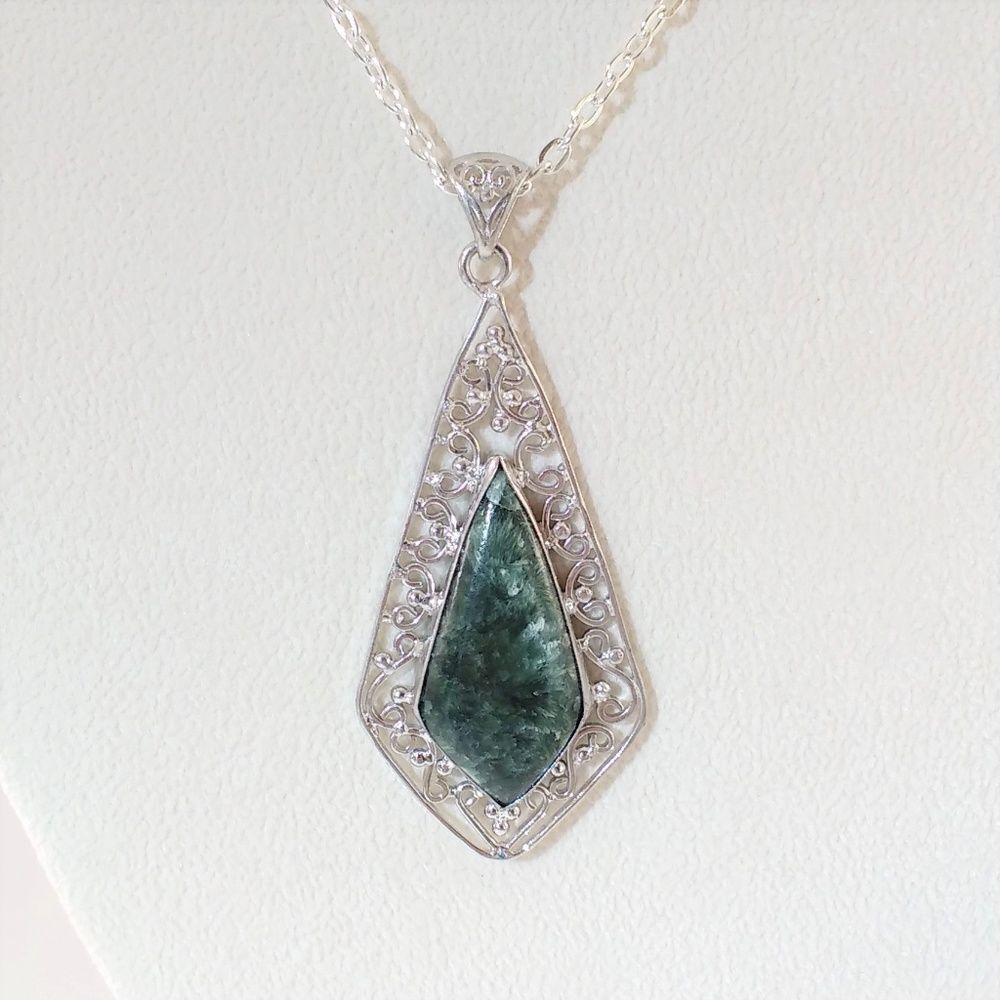 Seraphinite Pendant Necklace 18" Chain